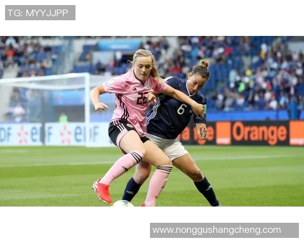 美国女足与墨西哥女足激战正酣谁将赢得这场精彩对决